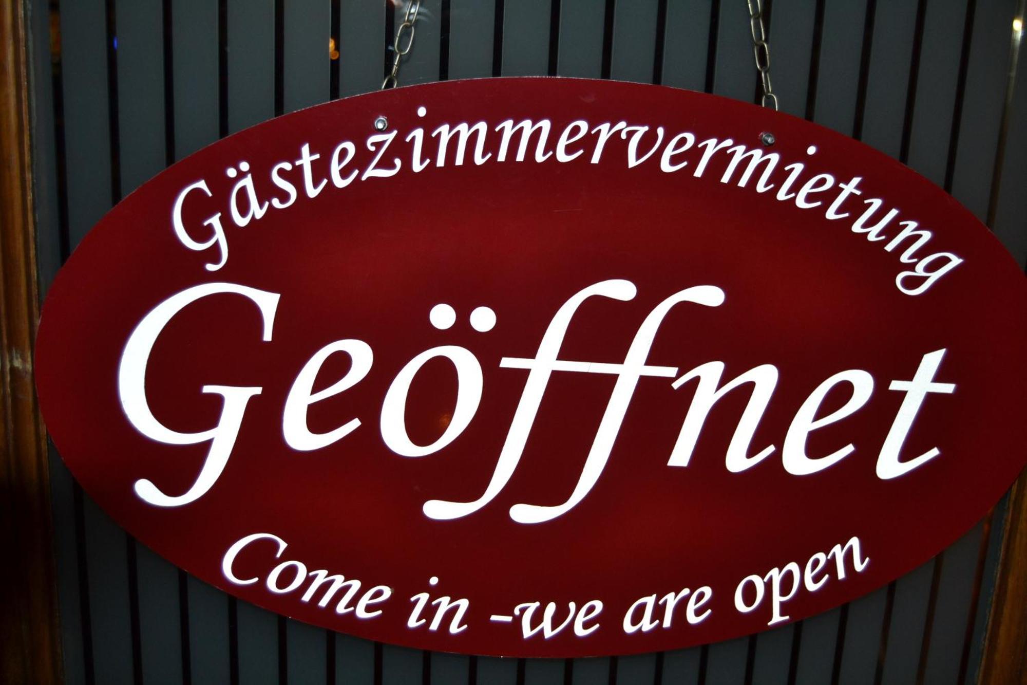 Gast-Und Weinhaus Zwiebelturm Kerken Bagian luar foto